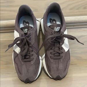 New Balance Women 327 Mauve and White Sneakers